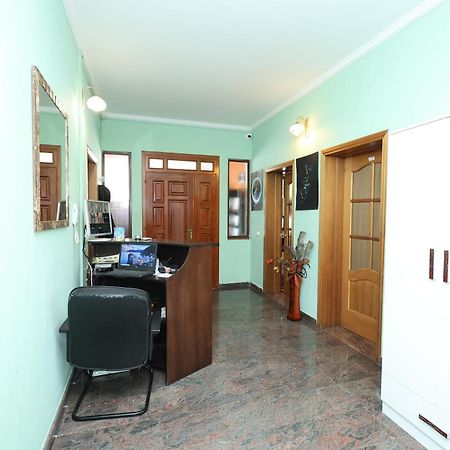 Hostel Osho Тирана Экстерьер фото