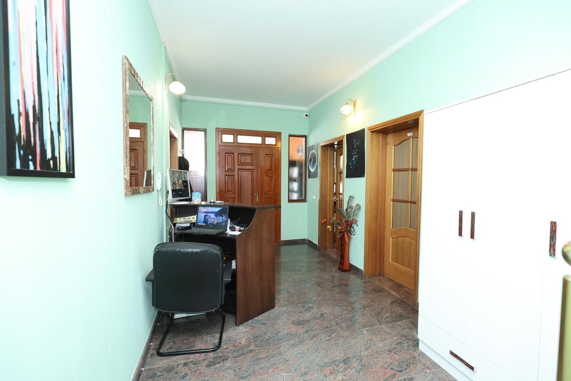 Hostel Osho Тирана Экстерьер фото