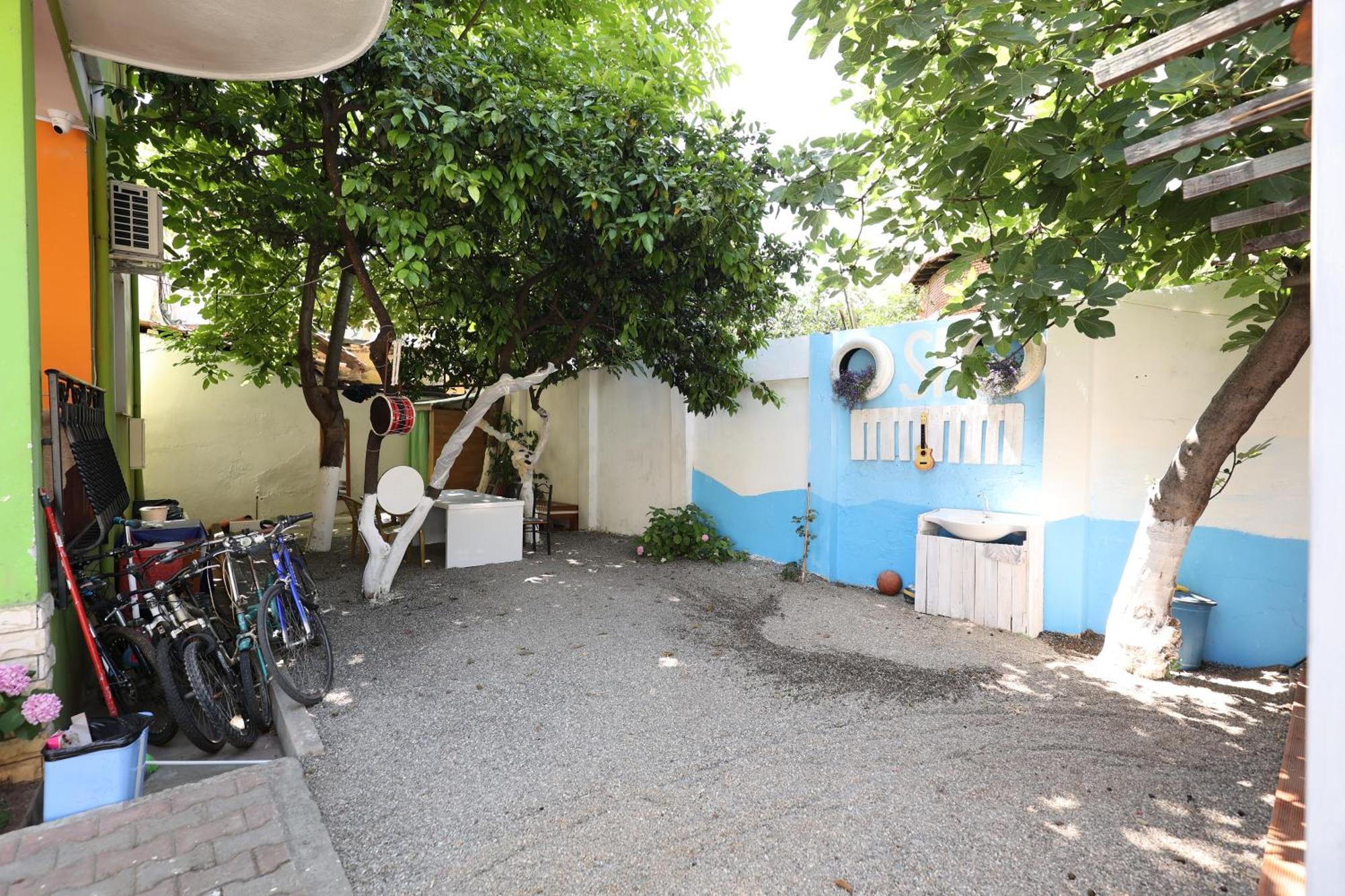 Hostel Osho Тирана Экстерьер фото