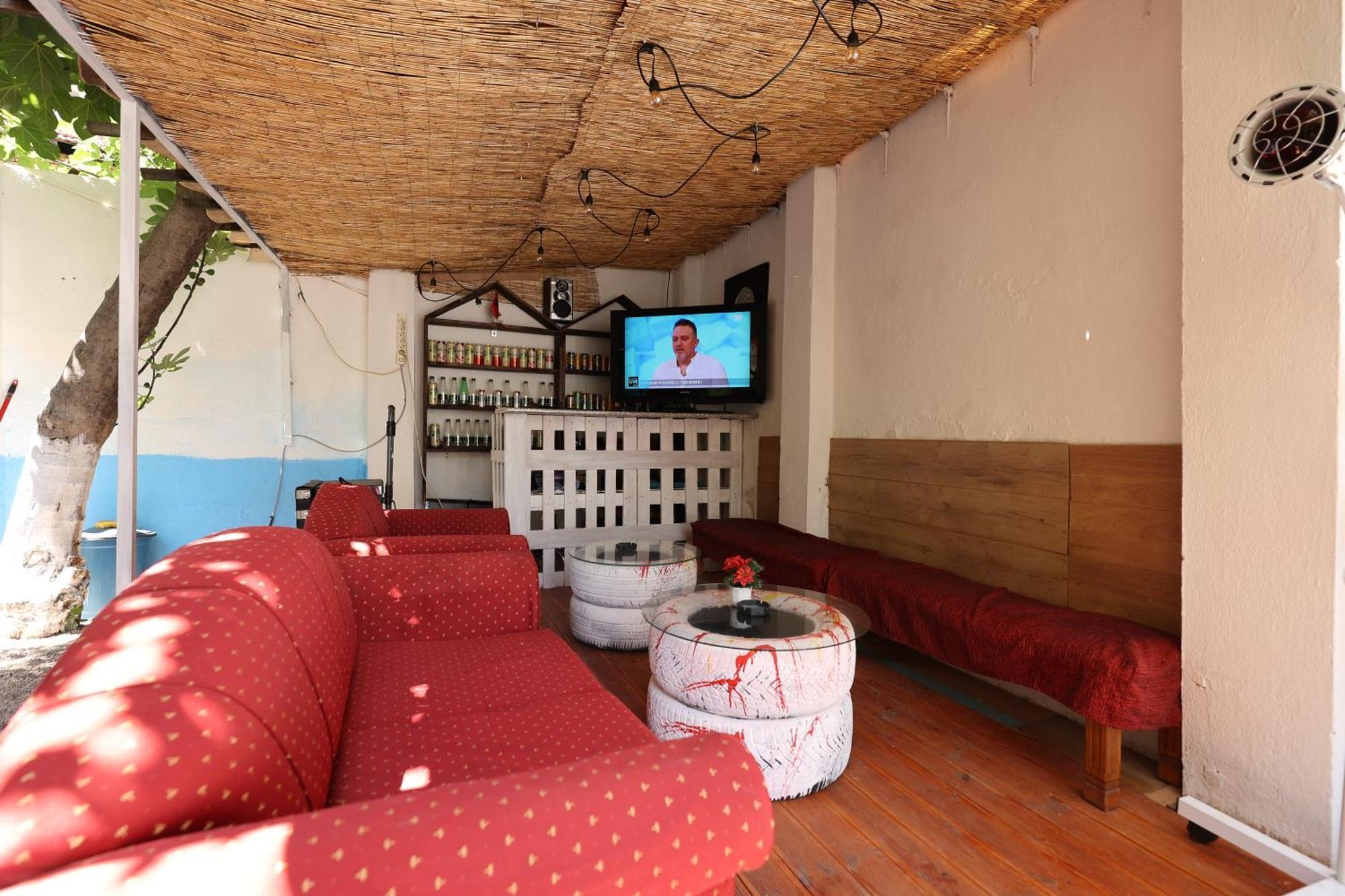 Hostel Osho Тирана Экстерьер фото
