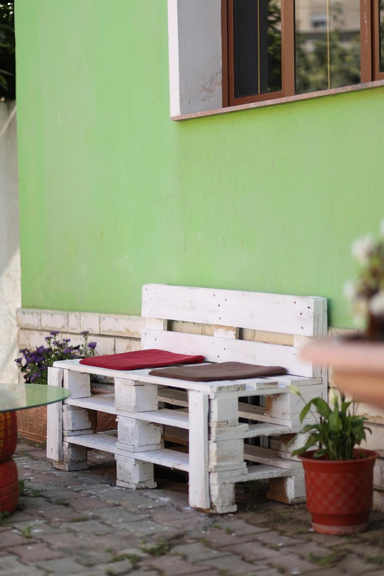 Hostel Osho Тирана Экстерьер фото