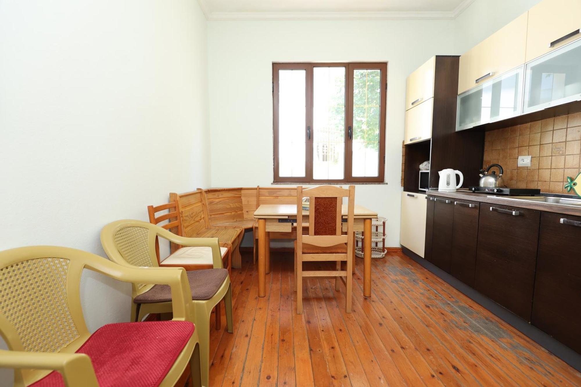 Hostel Osho Тирана Экстерьер фото