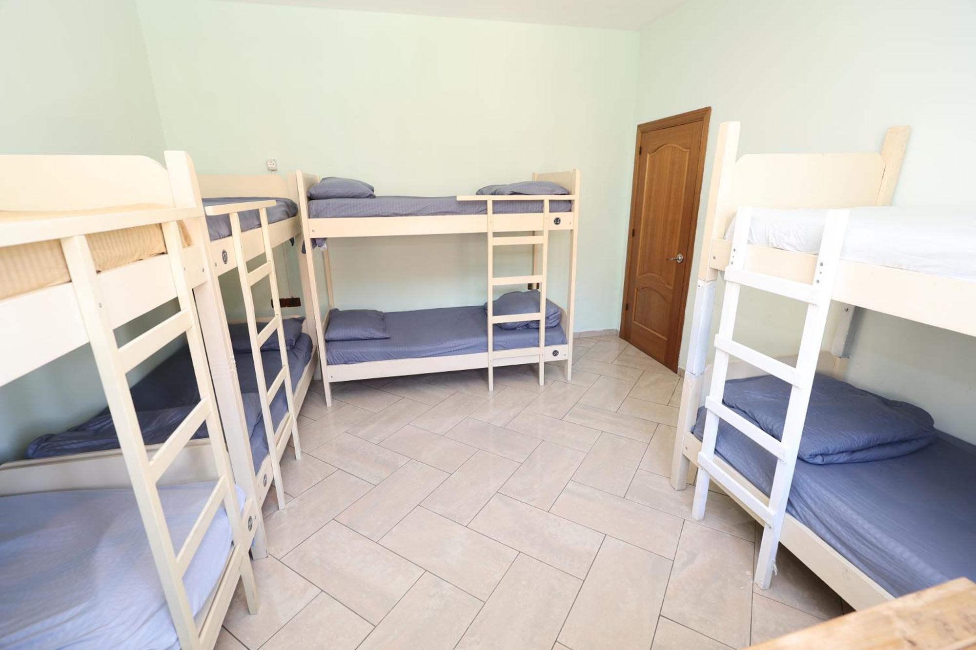 Hostel Osho Тирана Экстерьер фото