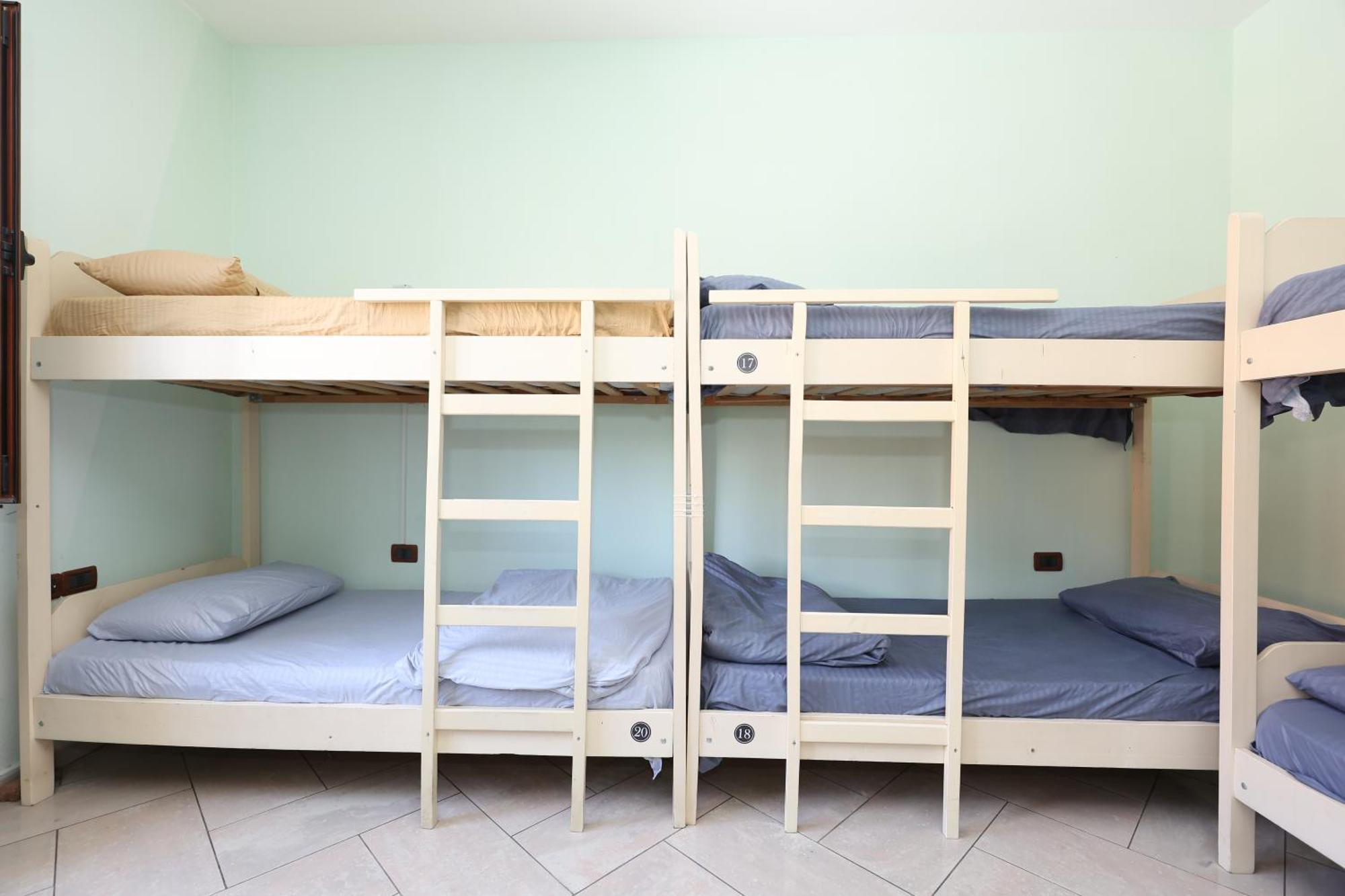 Hostel Osho Тирана Экстерьер фото